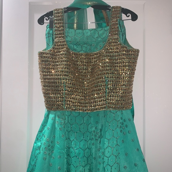 Lengha with golden mirrors work crop top - Picture 4 of 6